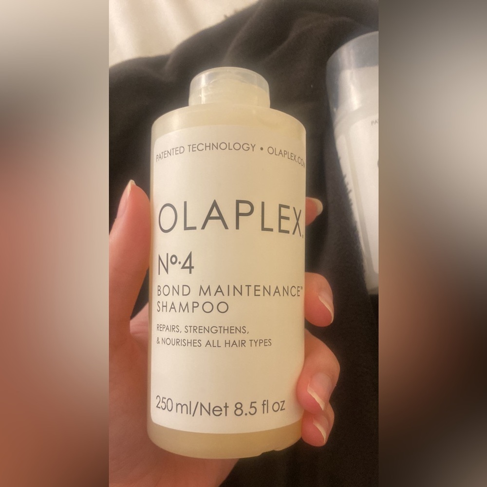 Olaplex no. 4 and 8 (BARELY USED LIKE NEW)